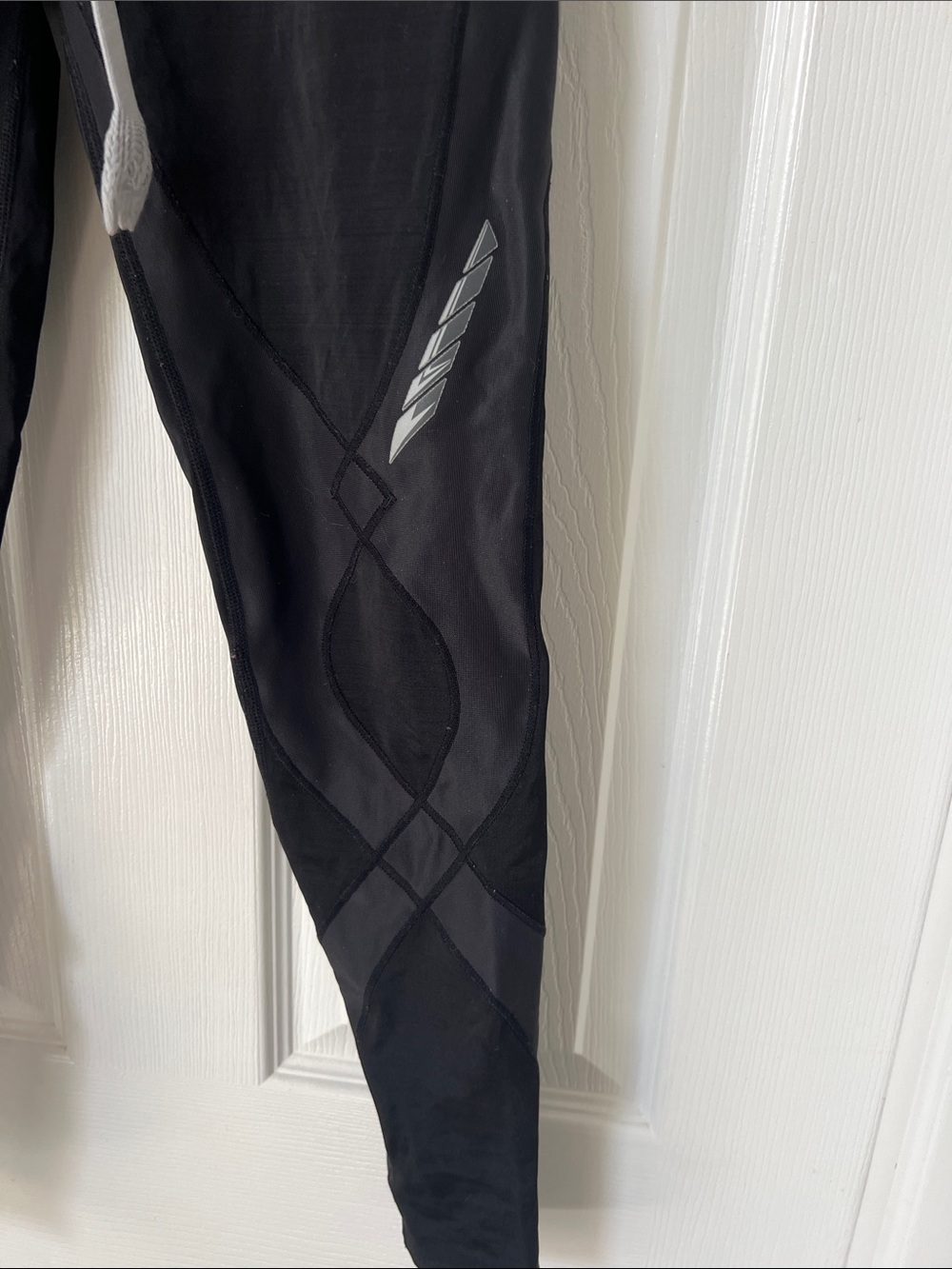 Women's CW-X Black Performance Compression Tights, Size M - Picture 2 of 8